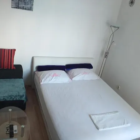 Ema Apartment *