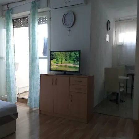 Ema Apartment