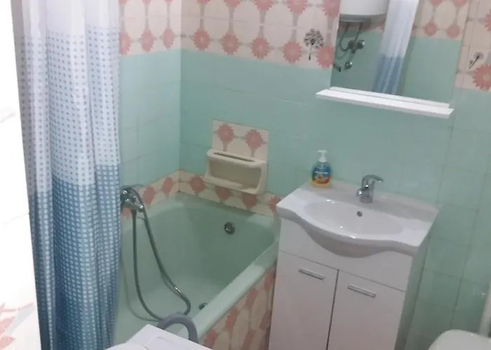 Апартаменти Ema